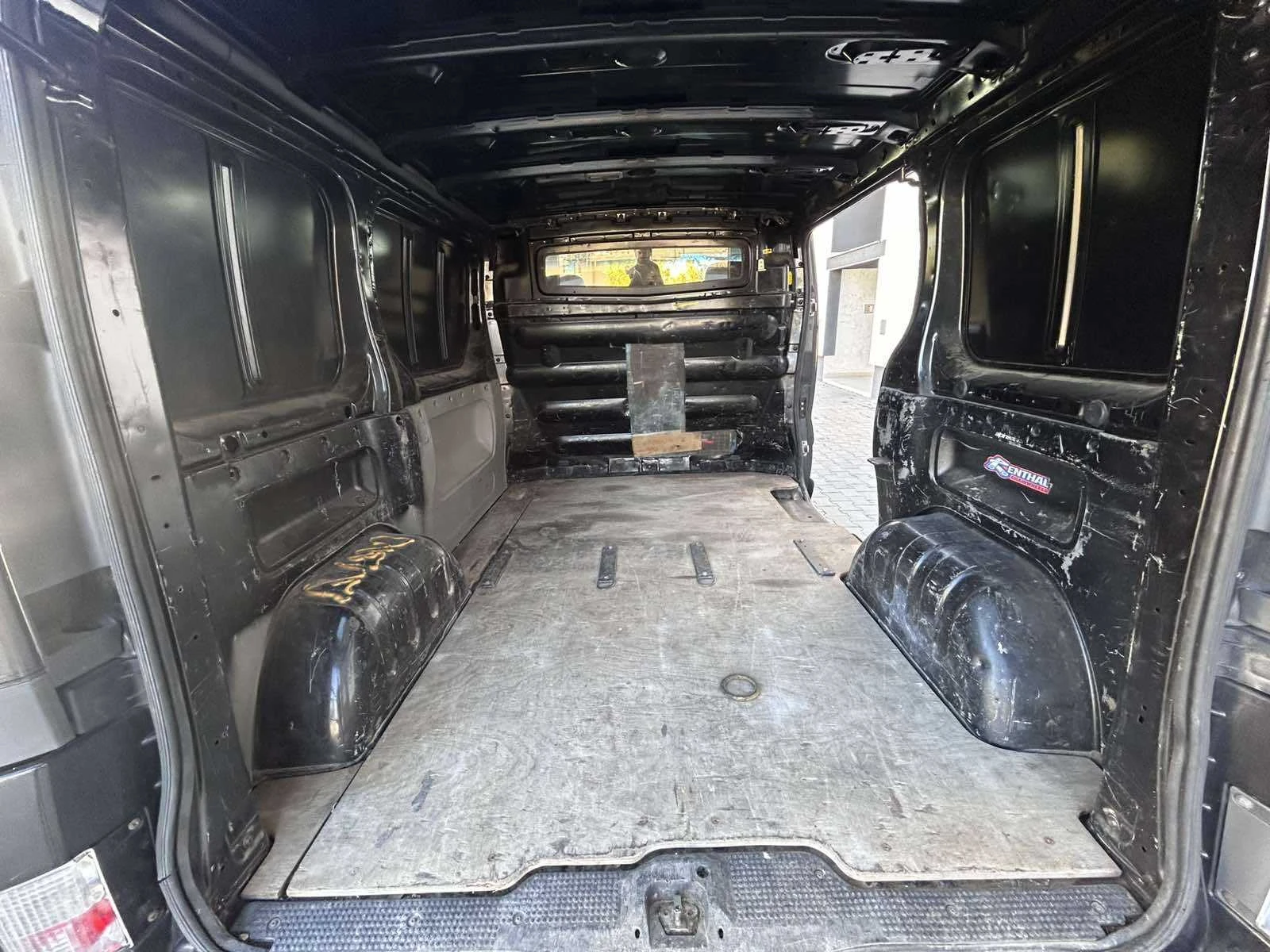 Renault Trafic 2.5, снимка 12 - Бусове и автобуси - 56407261