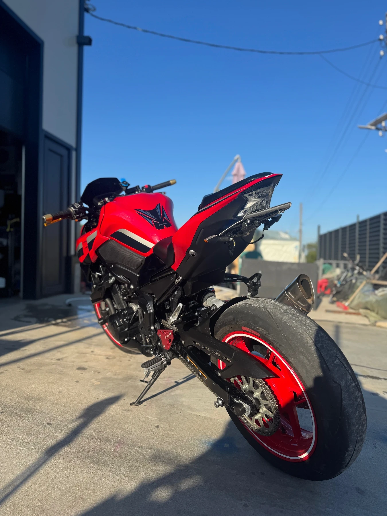 Kawasaki Z Z900 - 50th anniversary - Black Widow + Akrapovic