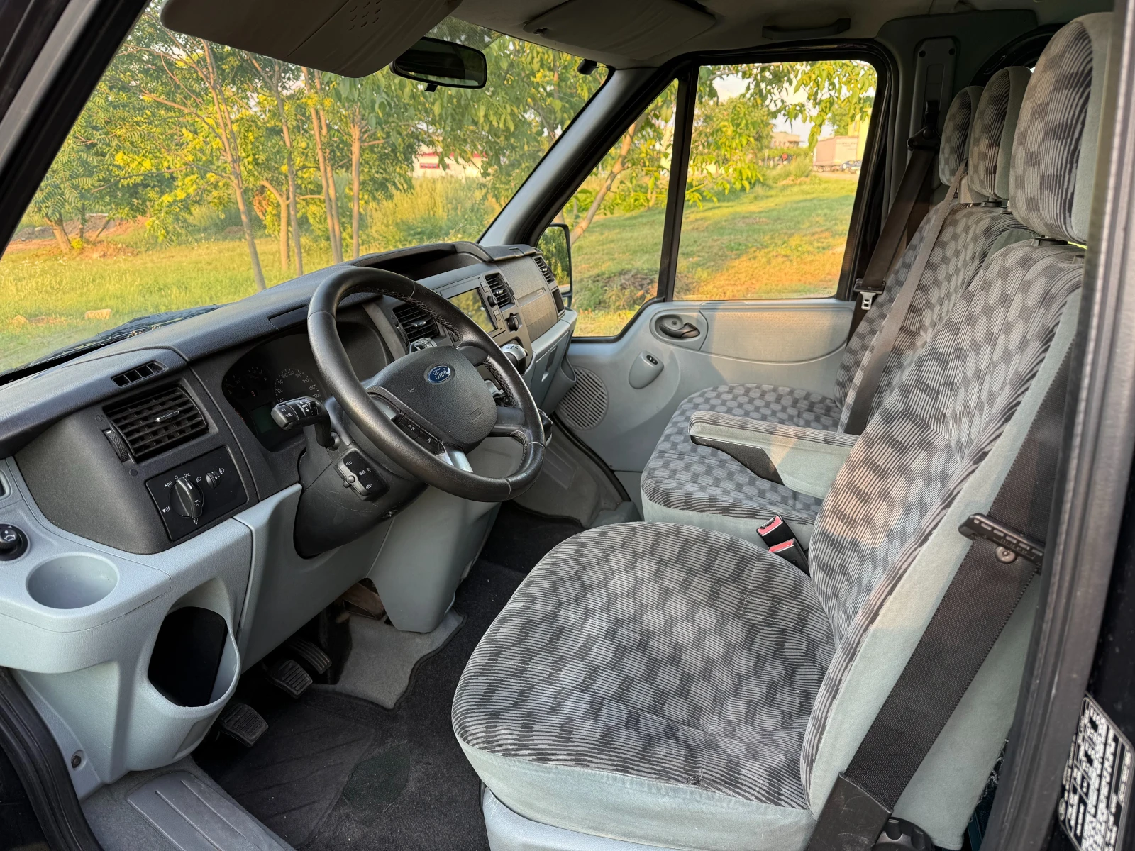 Кемпер Ford TRANSIT 2.2TDI клима 7М, снимка 5 - Каравани и кемпери - 55385517