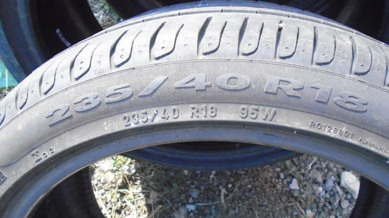 Гуми Всесезонни 235/40R18, снимка 5 - Гуми и джанти - 22368706