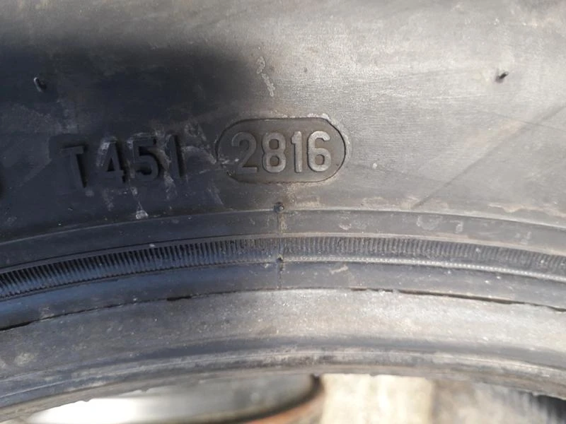 Гуми Зимни 215/55R17, снимка 6 - Гуми и джанти - 23913515