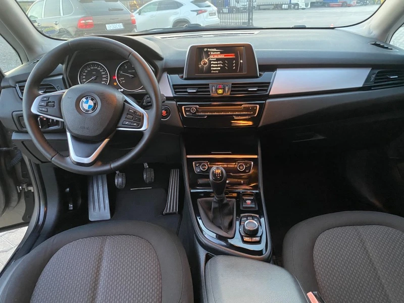 BMW 2 Active Tourer 2.0d, снимка 11 - Автомобили и джипове - 46603404