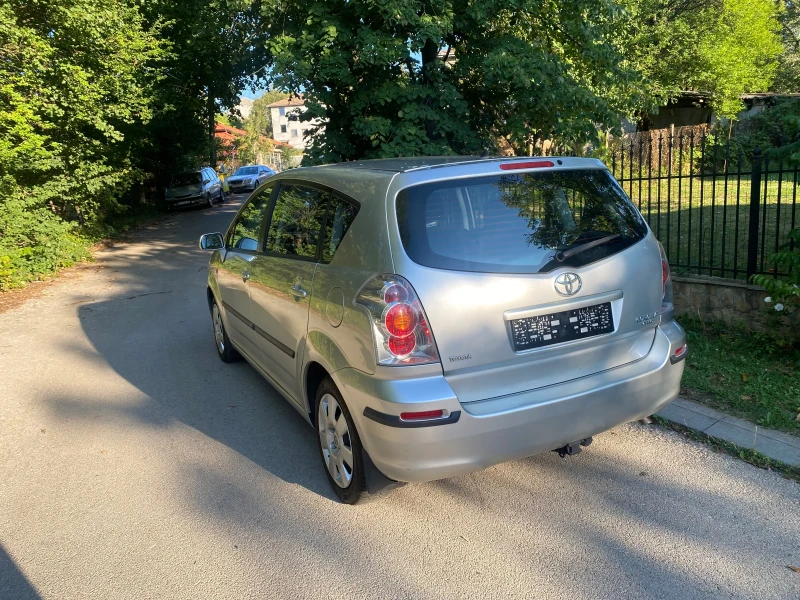 Toyota Corolla verso 1.8 VVTI 7 Места Автомат, снимка 3 - Автомобили и джипове - 46869074