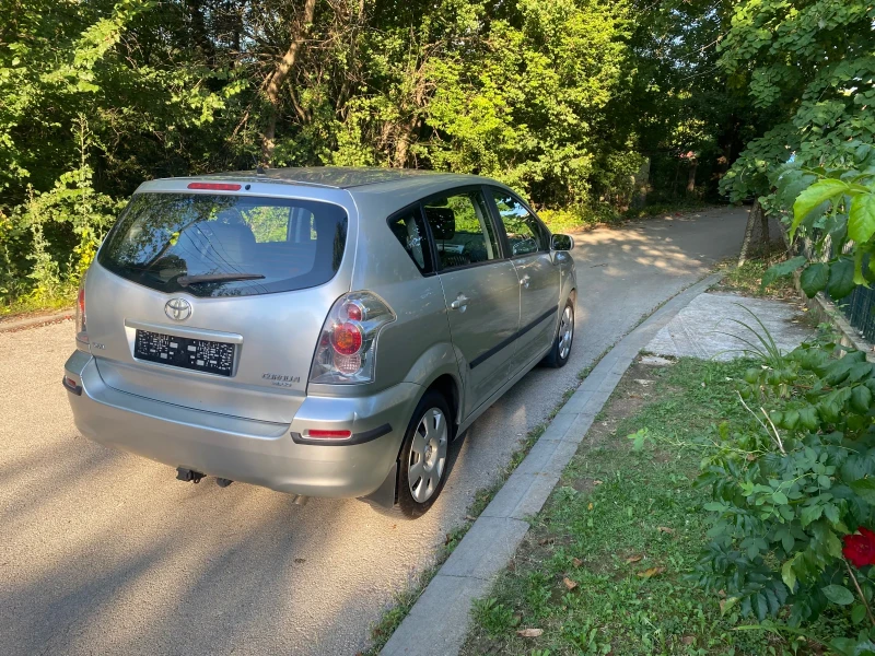 Toyota Corolla verso 1.8 VVTI 7 Места Автомат, снимка 4 - Автомобили и джипове - 46869074