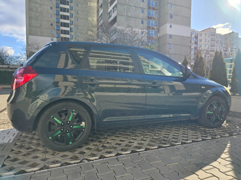 Kia Ceed 1.6 CRDi, снимка 3 - Автомобили и джипове - 49090359