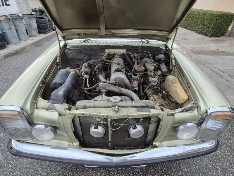 Mercedes-Benz 115 200е, снимка 17 - Автомобили и джипове - 49370214