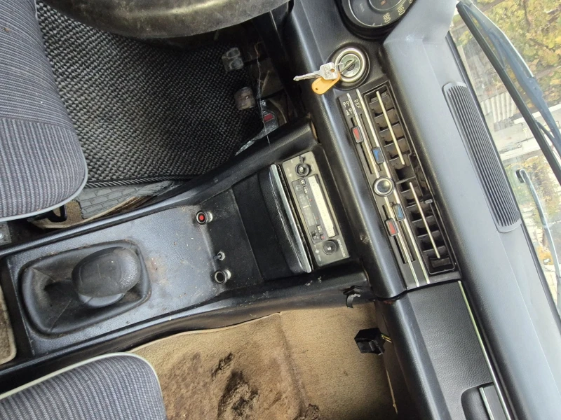 Mercedes-Benz 115 200е, снимка 15 - Автомобили и джипове - 49370214