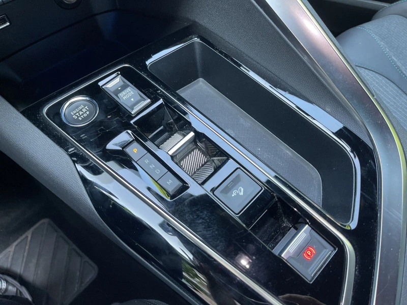 Peugeot 5008 ALLURE/131HP/HDI/NAVI/7S./CARPLAY/AMBI/360/229f, снимка 16 - Автомобили и джипове - 50785975