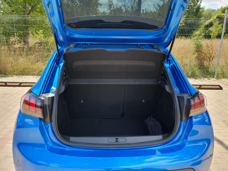 Peugeot 208 Active, снимка 15 - Автомобили и джипове - 52091502