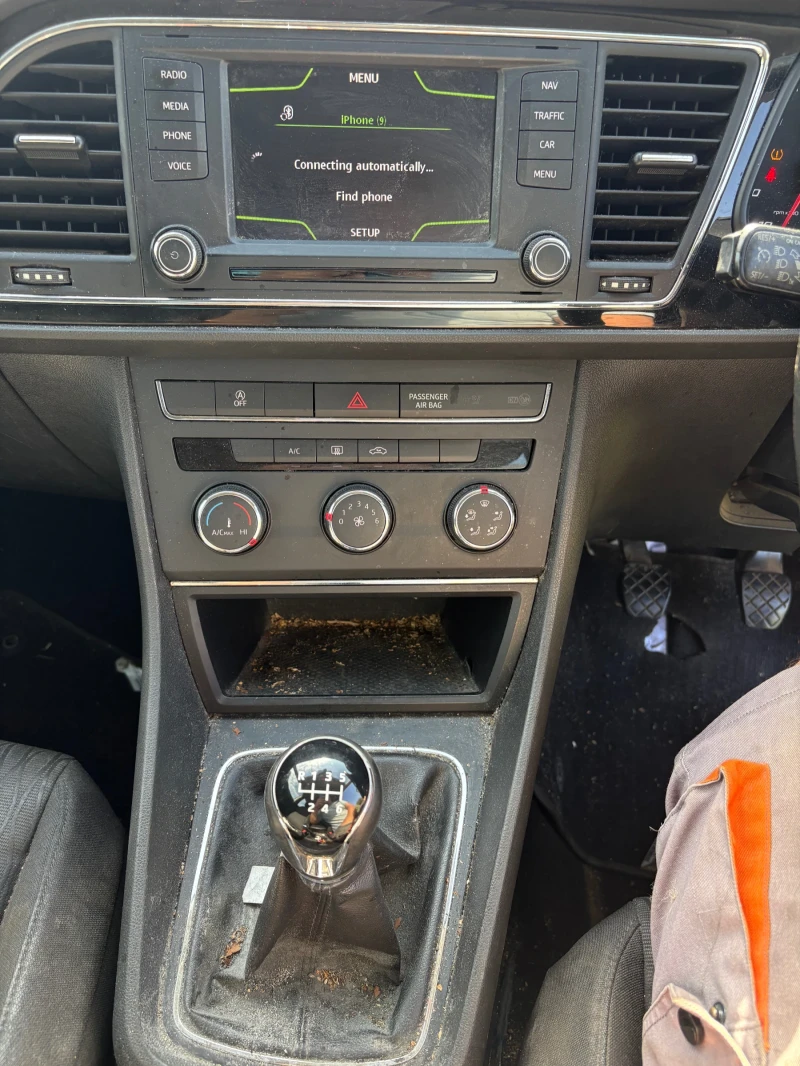 Seat Leon 1.2 tsi, снимка 8 - Автомобили и джипове - 51664912