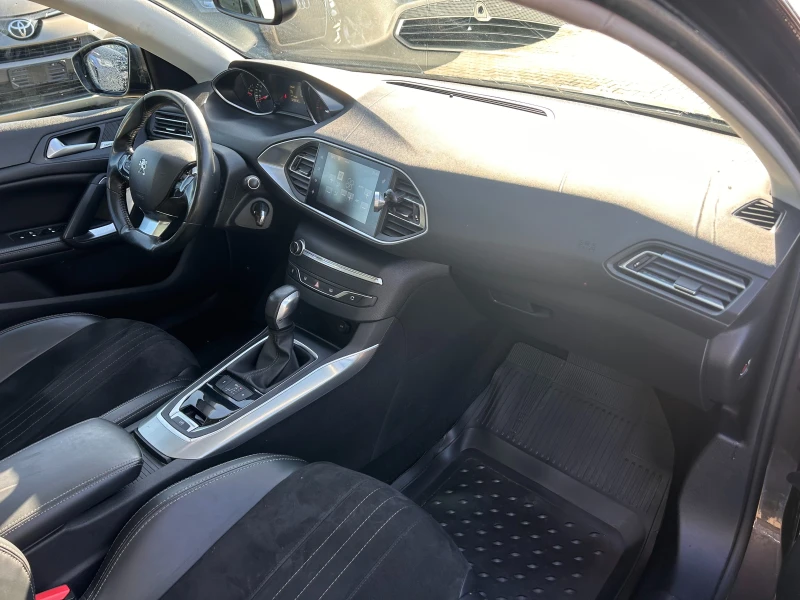 Peugeot 308 2.0HDI Allure AVTOMAT/NAVI/KOJA/PANORAMA/KAMERA, снимка 11 - Автомобили и джипове - 52850683