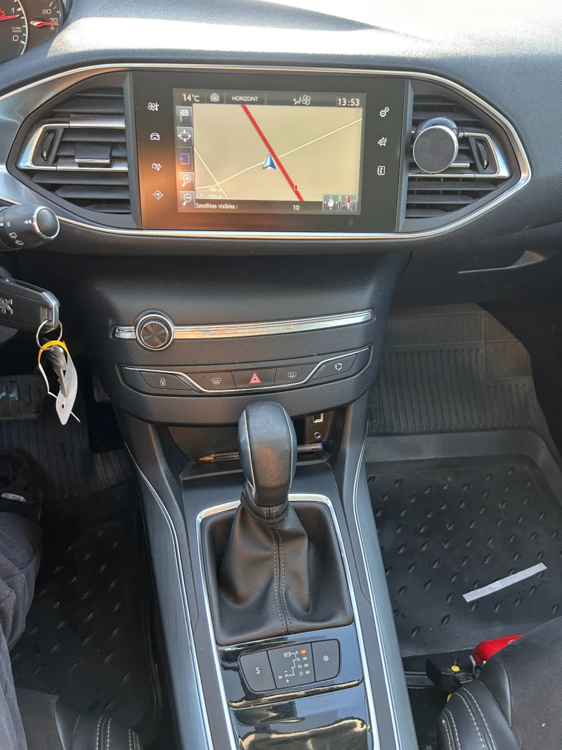 Peugeot 308 2.0HDI Allure AVTOMAT/NAVI/KOJA/PANORAMA/KAMERA, снимка 15 - Автомобили и джипове - 52850683