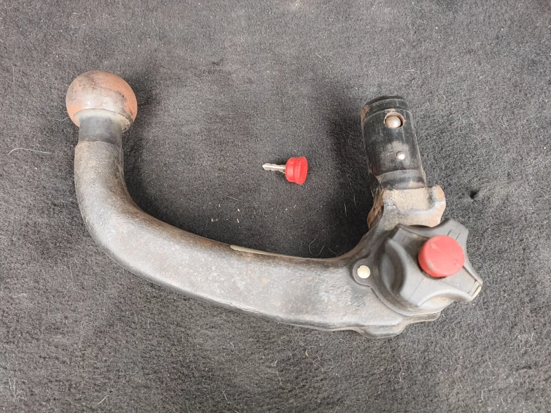 Ford C-max Titanium 1.8 TDCi ПАРКТРОНИК/ТЕГЛИЧ/РЕЗЕРВНА ГУМА , снимка 8 - Автомобили и джипове - 52939156