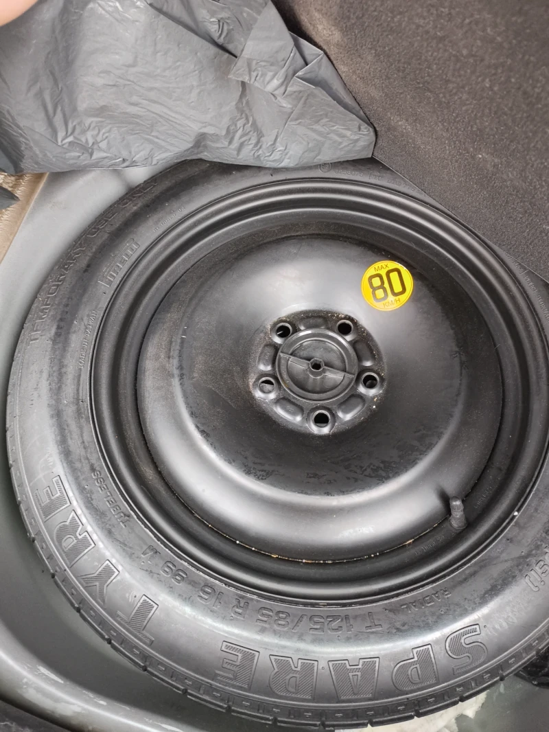 Ford C-max Titanium 1.8 TDCi ПАРКТРОНИК/ТЕГЛИЧ/РЕЗЕРВНА ГУМА , снимка 9 - Автомобили и джипове - 52939156