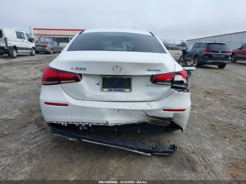 Mercedes-Benz A 220 2l 4Matic, снимка 6 - Автомобили и джипове - 53250097