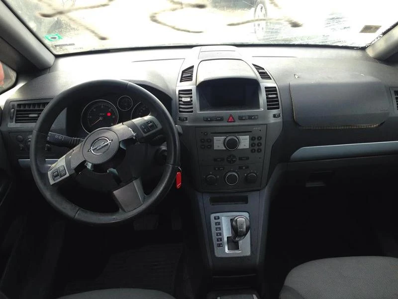 Opel Zafira 1.9 cdti 2бр., снимка 4 - Автомобили и джипове - 9798252