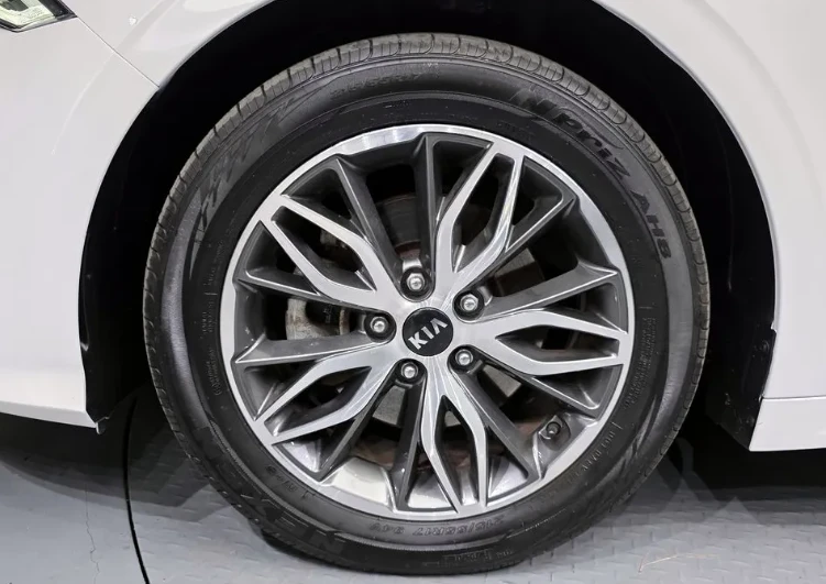Kia K5 Kia K5 2.0 Trendy - изображение 5