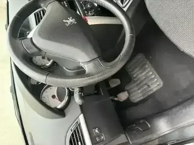 Peugeot 207, снимка 2 - Автомобили и джипове - 52678754