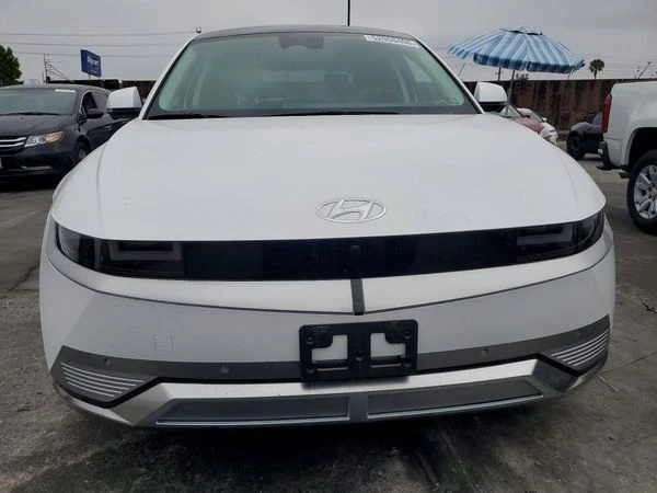 Hyundai Ioniq Limited, Disney 100 Platinum Edition, снимка 6 - Автомобили и джипове - 56115190