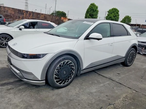 Hyundai Ioniq Limited, Disney 100 Platinum Edition, снимка 2 - Автомобили и джипове - 56115190