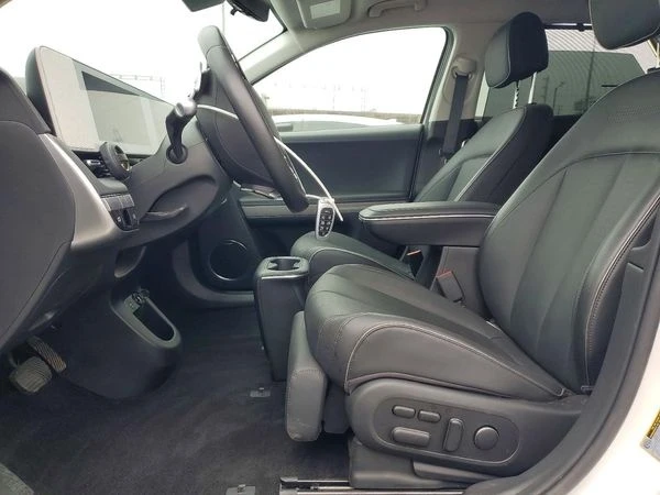 Hyundai Ioniq Limited, Disney 100 Platinum Edition, снимка 8 - Автомобили и джипове - 56115190