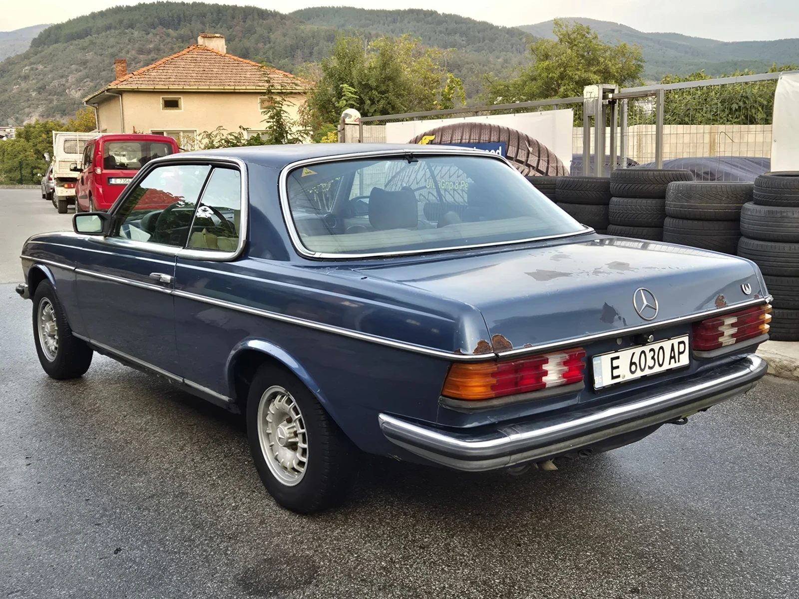 Mercedes-Benz 123 230C - изображение 2