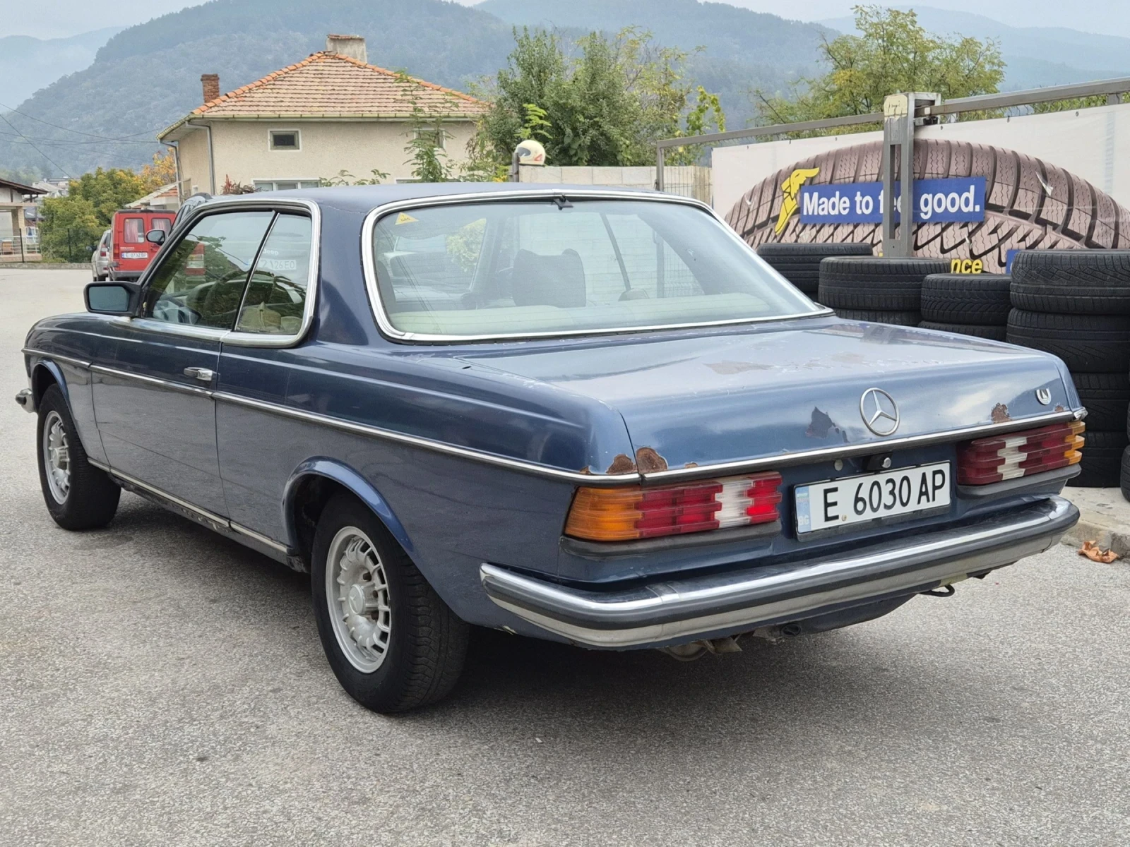 Mercedes-Benz 123 230C - изображение 2