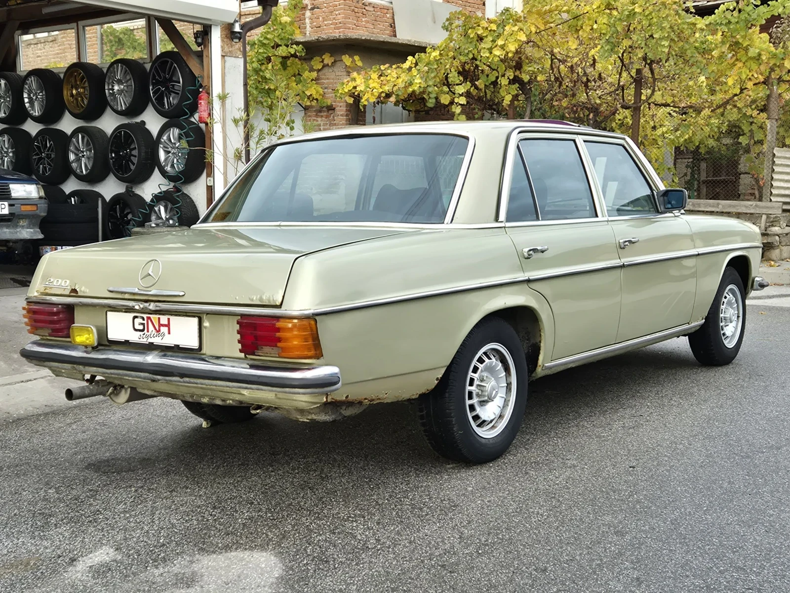 Mercedes-Benz 115 200е - изображение 5