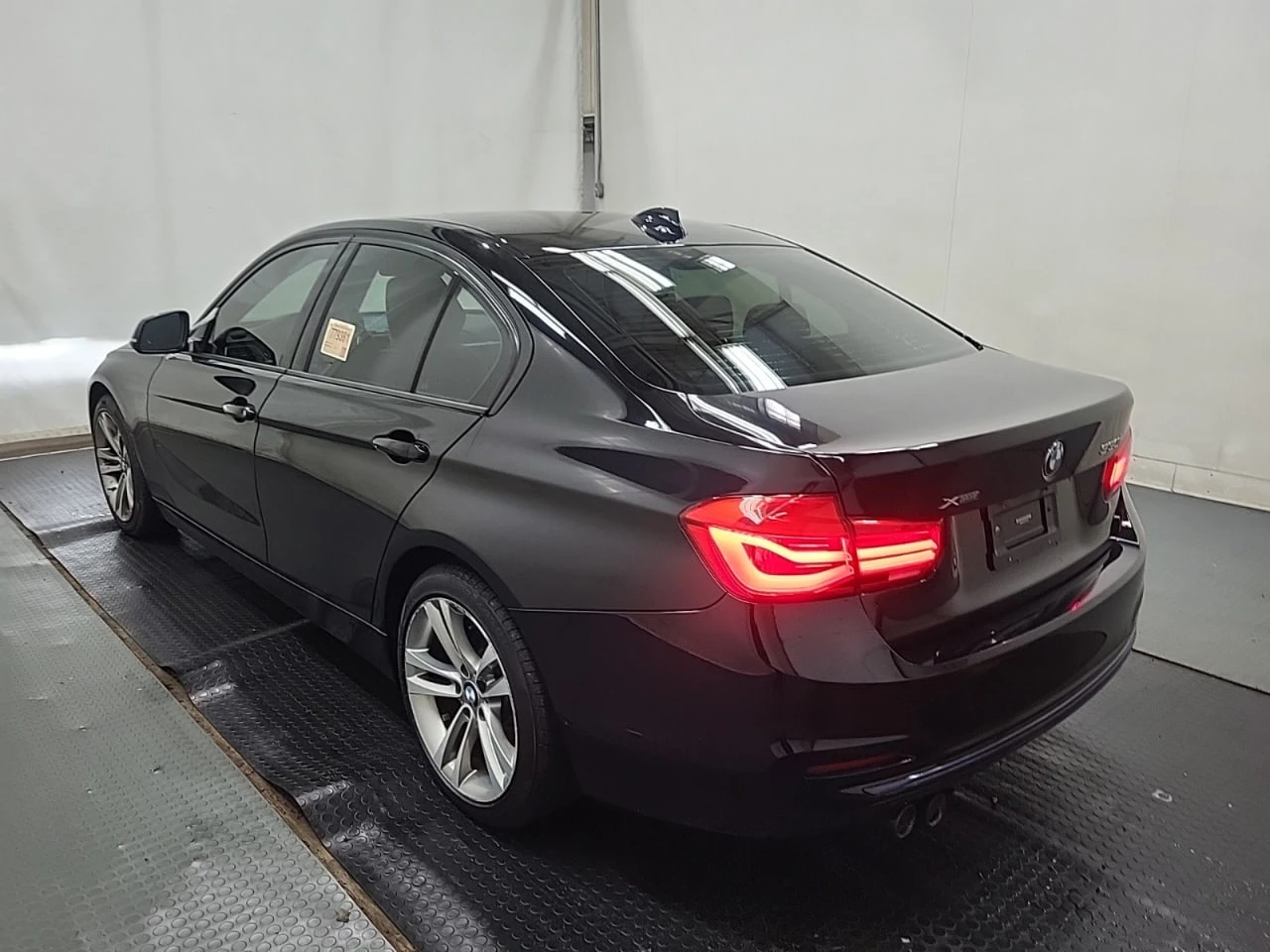 BMW 330 * CARFAX * АВТО КРЕДИТ * ЦЕНА ДО БГ! - изображение 6