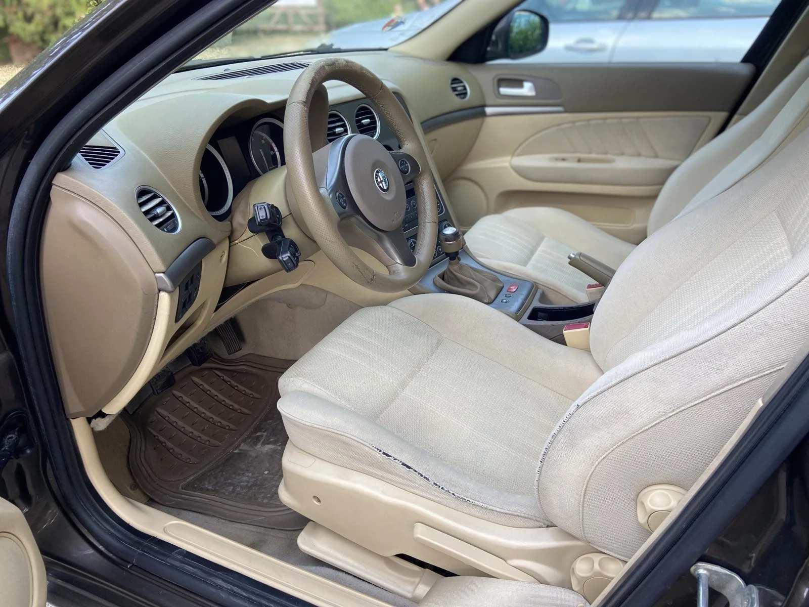 Alfa Romeo 159 1.9JTD - изображение 8