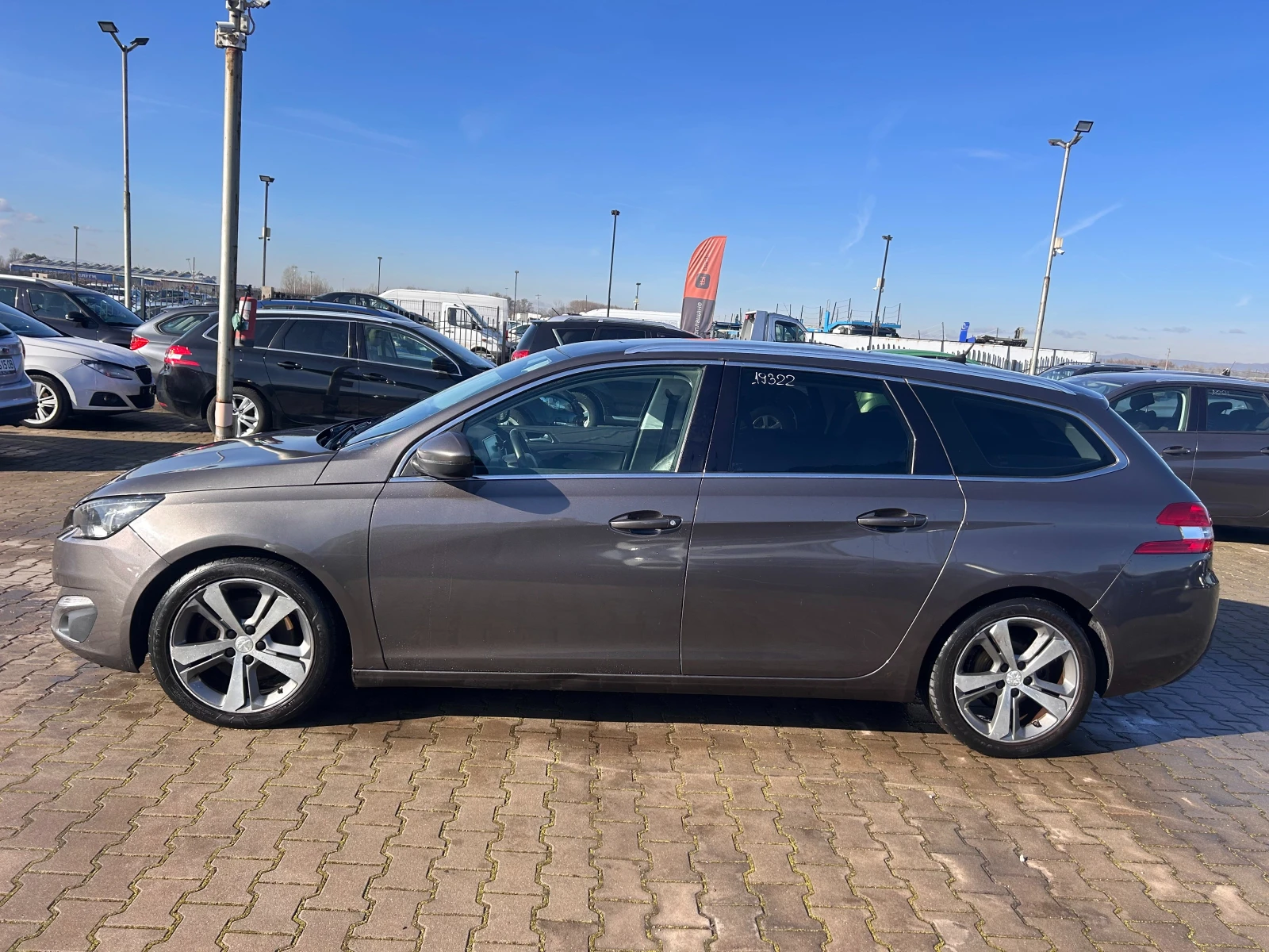Peugeot 308 2.0HDI Allure AVTOMAT/NAVI/KOJA/PANORAMA/KAMERA - изображение 9
