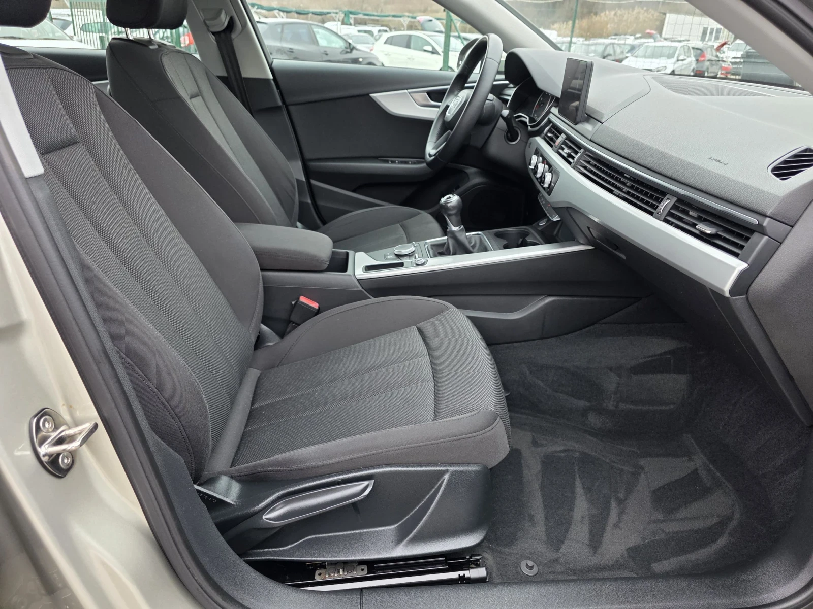 Audi A4 2.0d TOP/LED - изображение 9