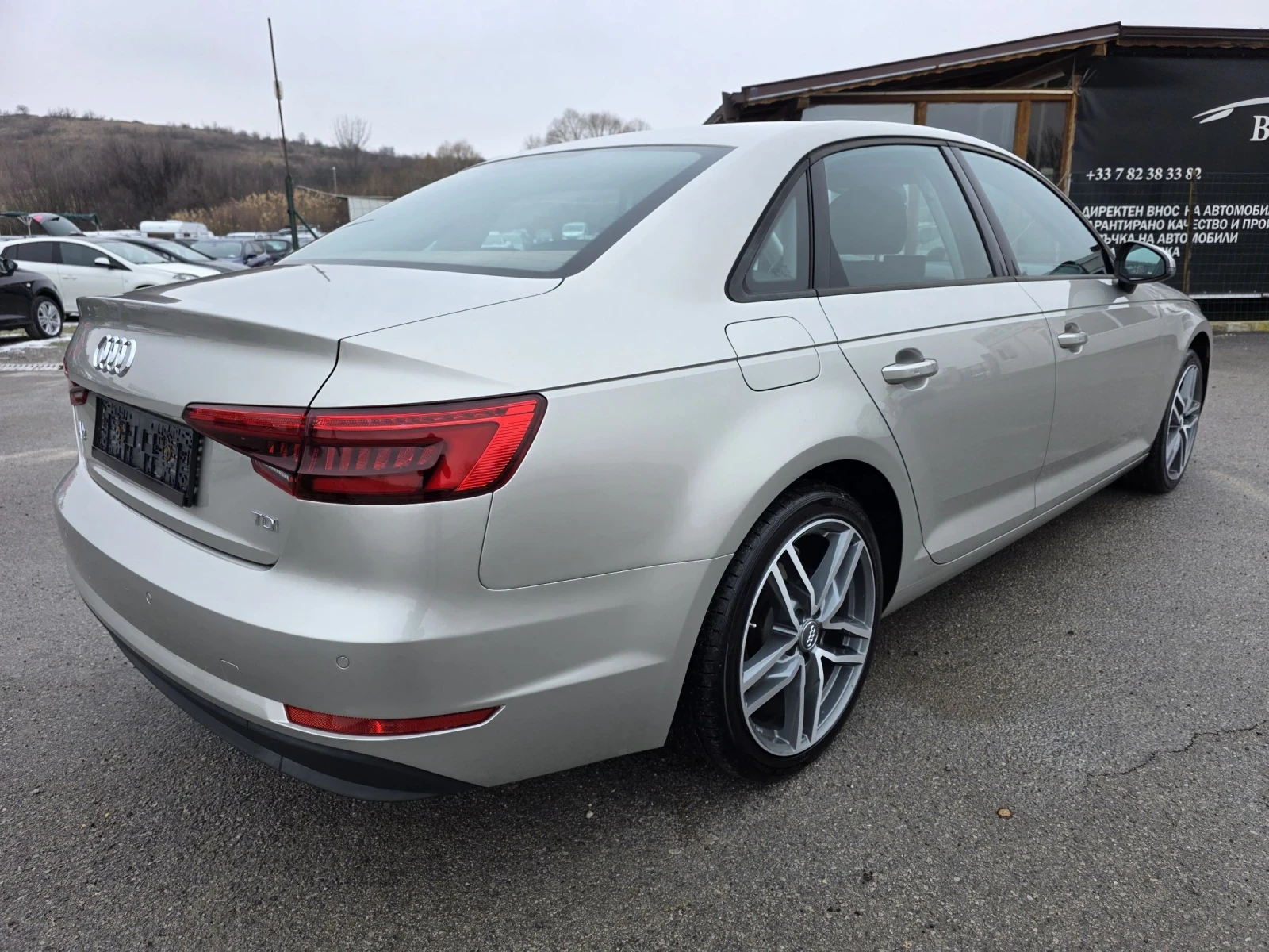 Audi A4 2.0d TOP/LED - изображение 4