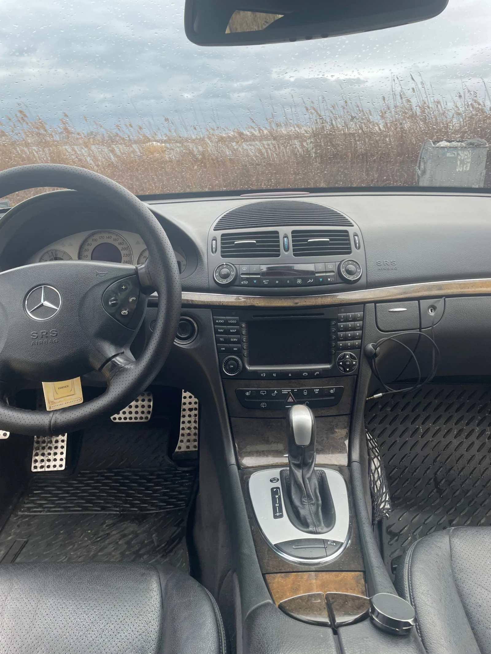 Mercedes-Benz E 320 3.2 бензин-газ avangard, снимка 9 - Автомобили и джипове - 53816089