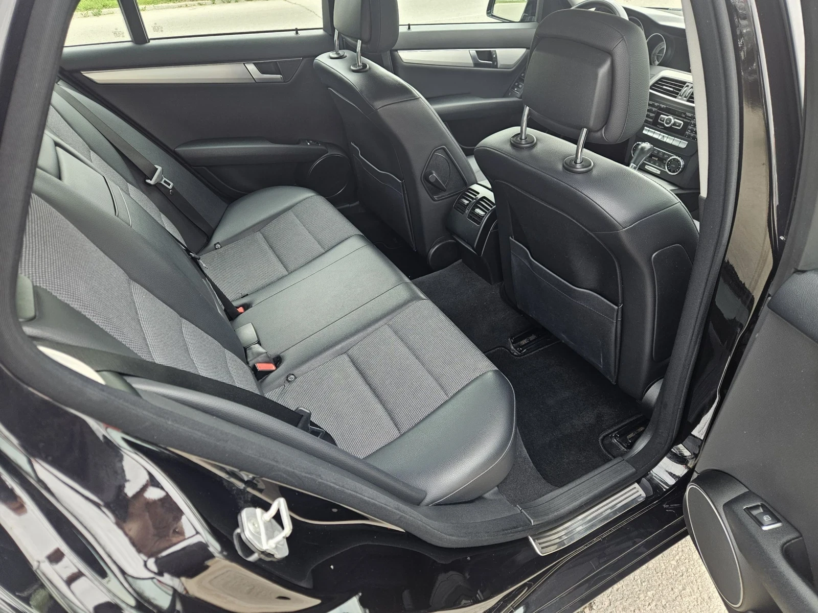 Mercedes-Benz C 220 2.2 СDi  170 k.c  AMG, снимка 11 - Автомобили и джипове - 54482604
