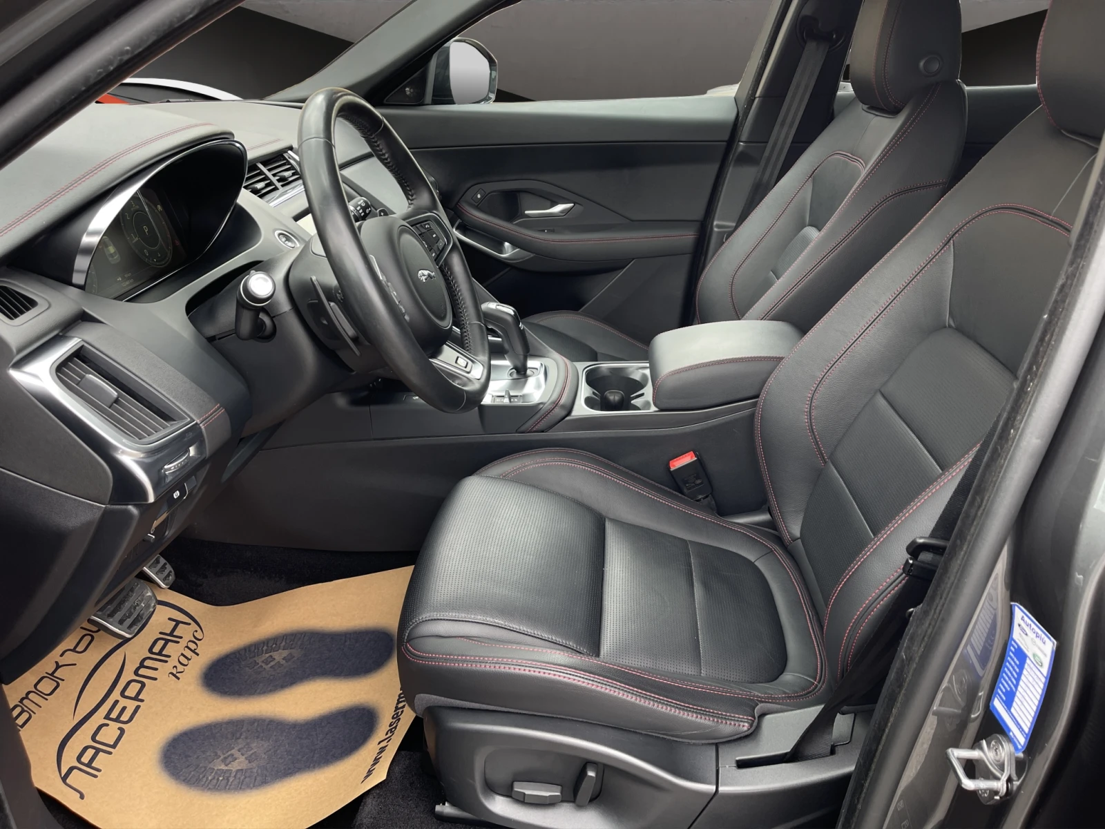 Jaguar E-pace 2.0D I4 R-DYNAMIC AWD PANORAMIC, снимка 9 - Автомобили и джипове - 54567122