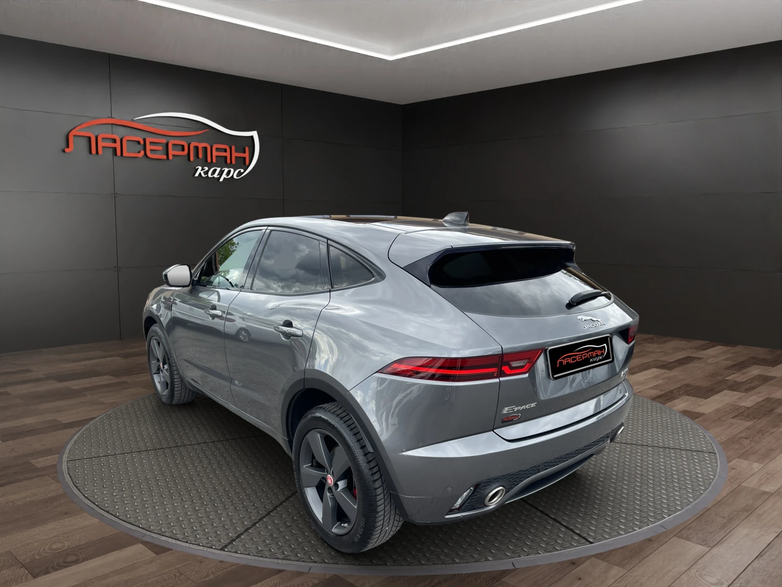 Jaguar E-pace 2.0D I4 R-DYNAMIC AWD PANORAMIC, снимка 4 - Автомобили и джипове - 54567122