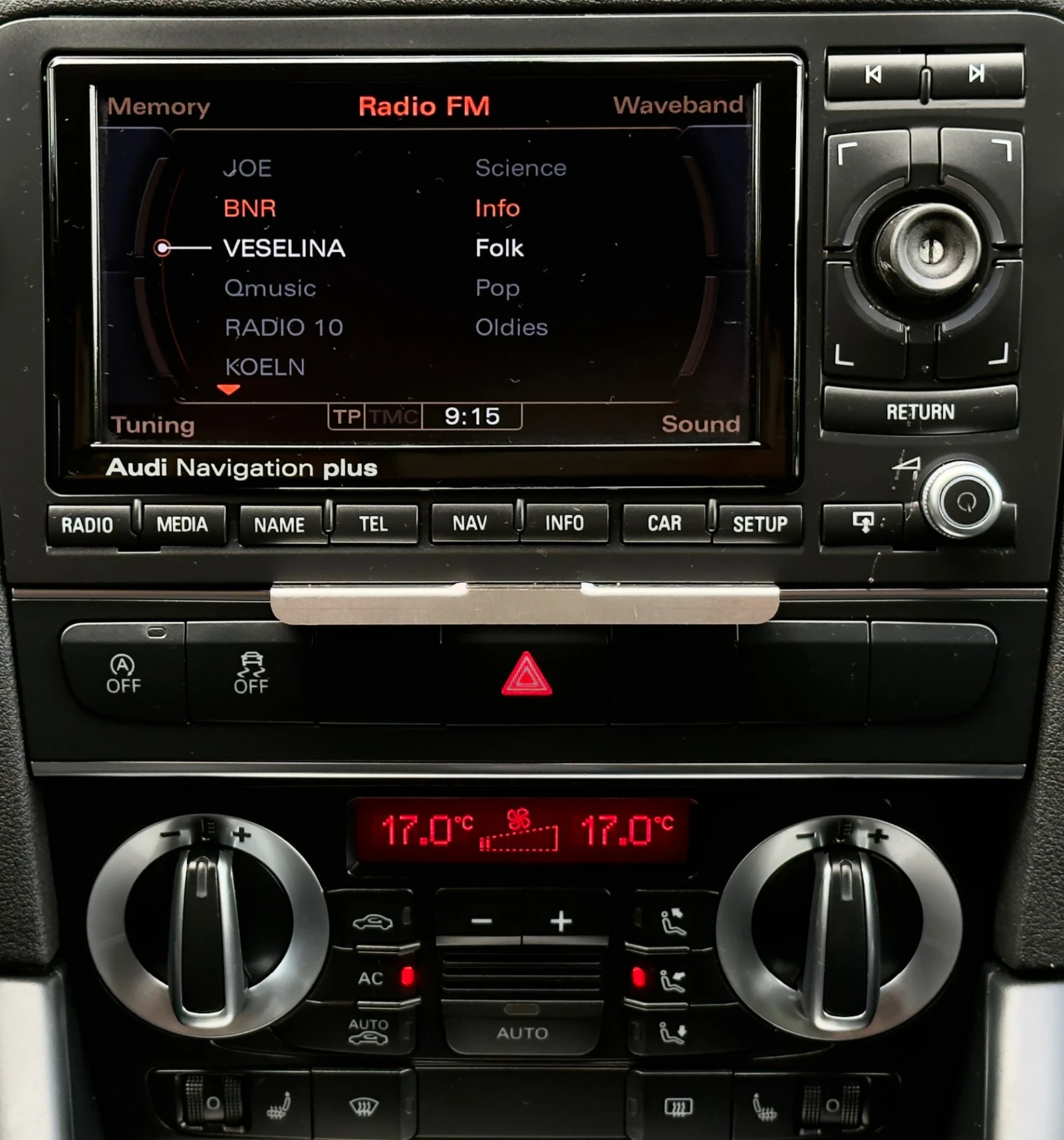 Audi A3 2.0TDi S-LINE /NAVI/XENON/LED/FACELIFT, снимка 14 - Автомобили и джипове - 55022908