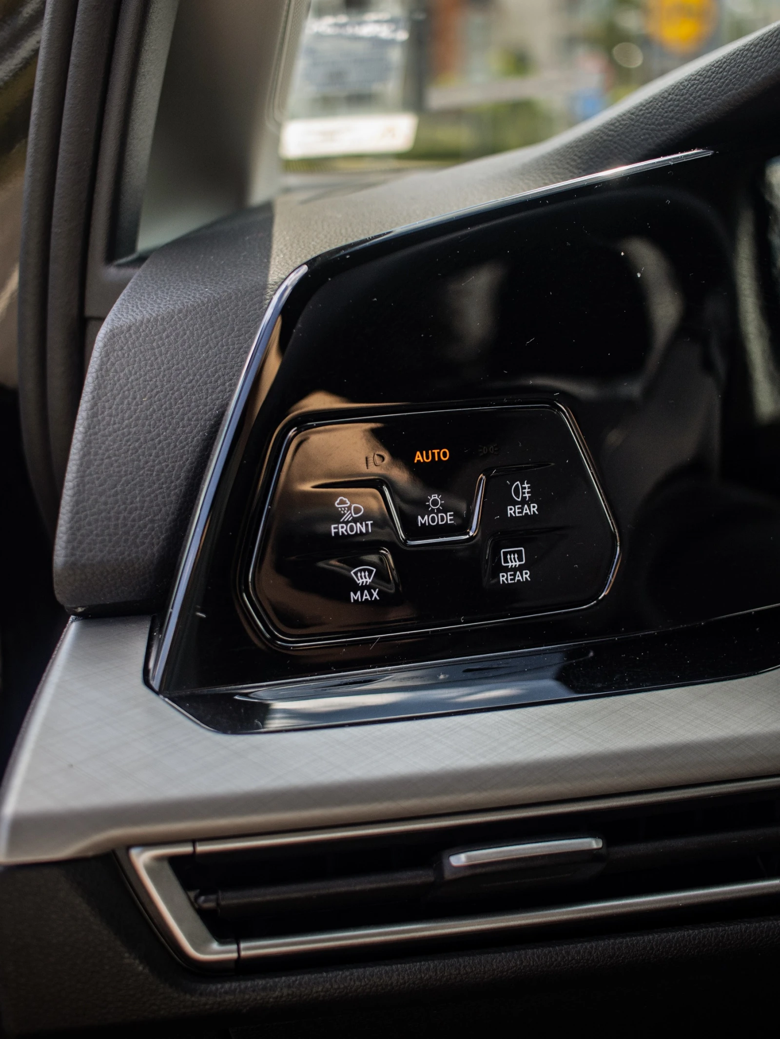 VW Golf 2.0TDI 2025 IQ LED+ , снимка 14 - Автомобили и джипове - 55651333