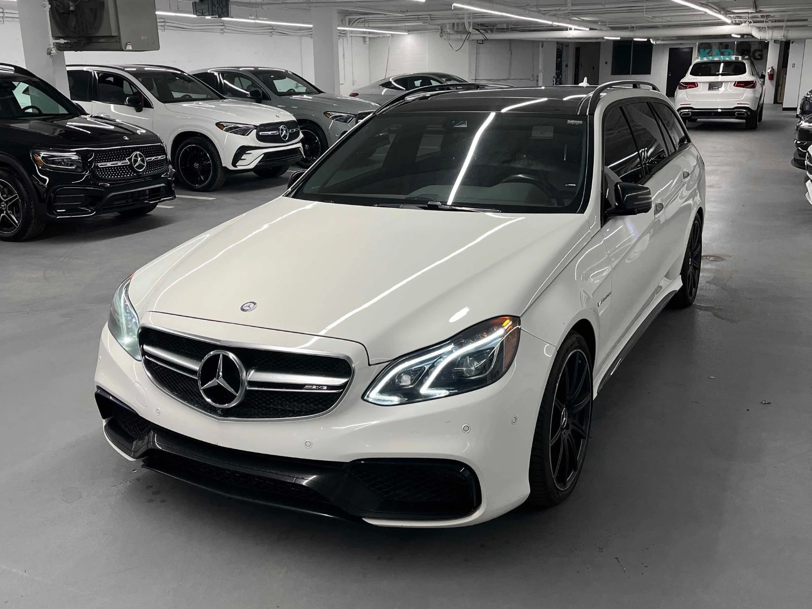 Mercedes-Benz E 63 AMG S 4MATIC Автокредит Цена до България, снимка 3 - Автомобили и джипове - 55251088