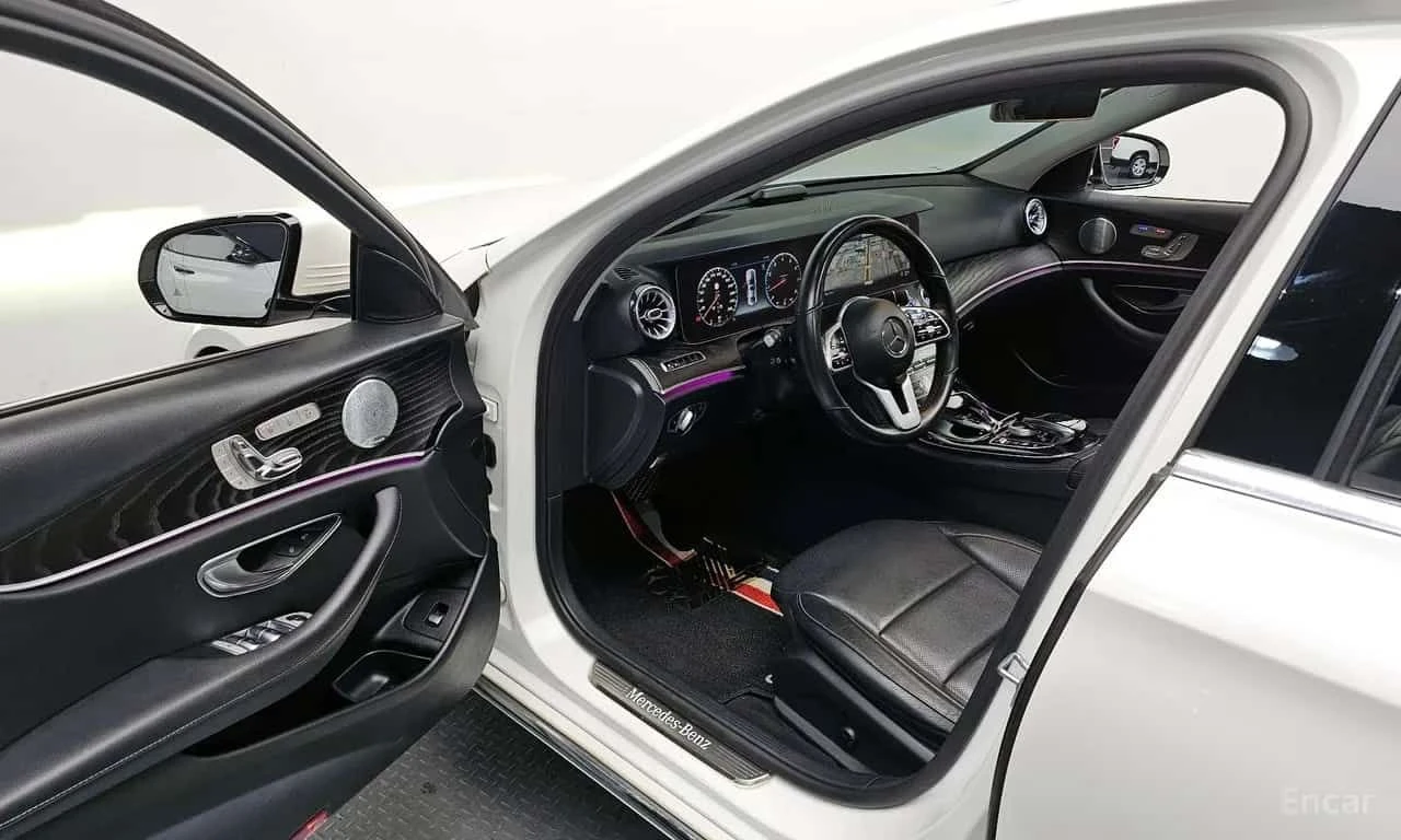 Mercedes-Benz E 300  Avnatgarde | ОБДУХВАНЕ | 360 | HUD | , снимка 10 - Автомобили и джипове - 55622623