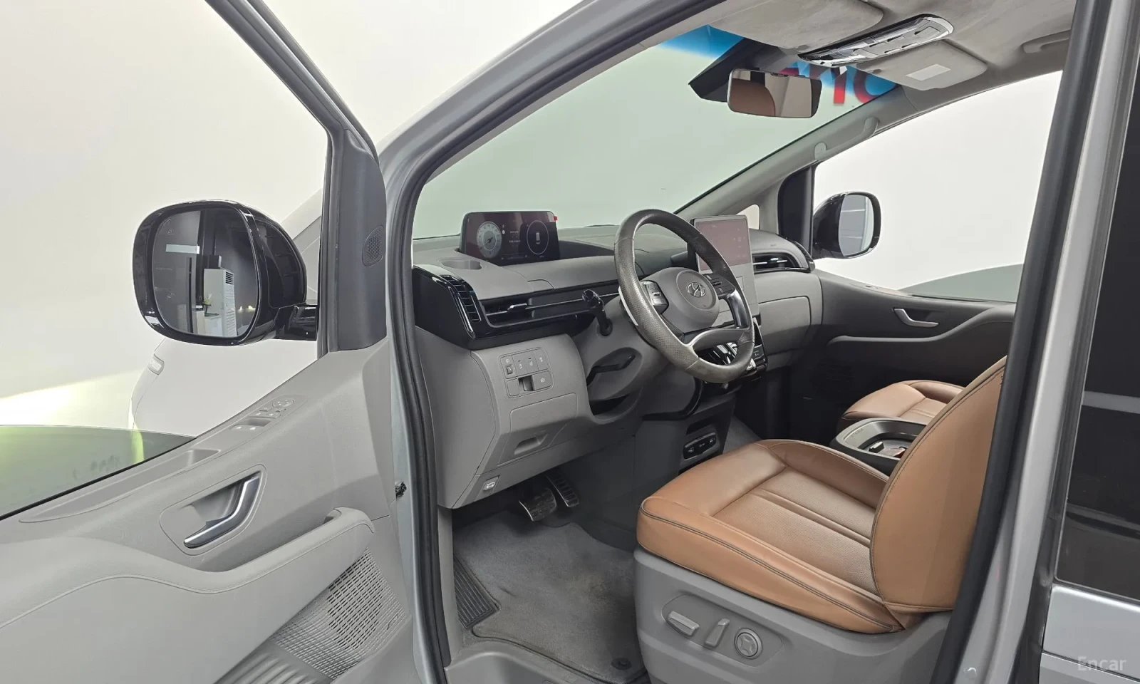 Hyundai Staria Lounge 7-Seater DIESEL* TOP CENA, снимка 10 - Автомобили и джипове - 56125415