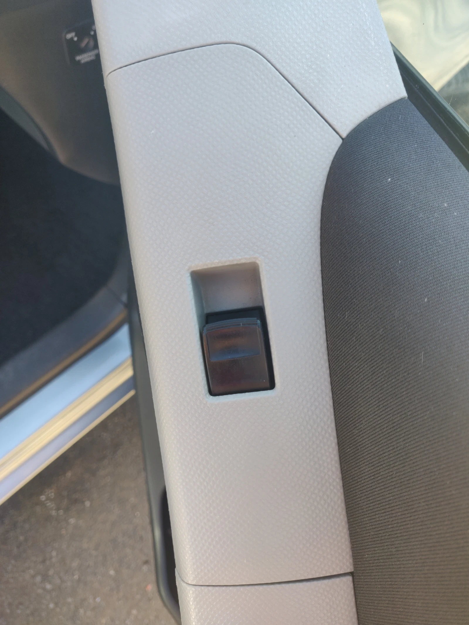 Toyota Yaris, снимка 14 - Автомобили и джипове - 56299359