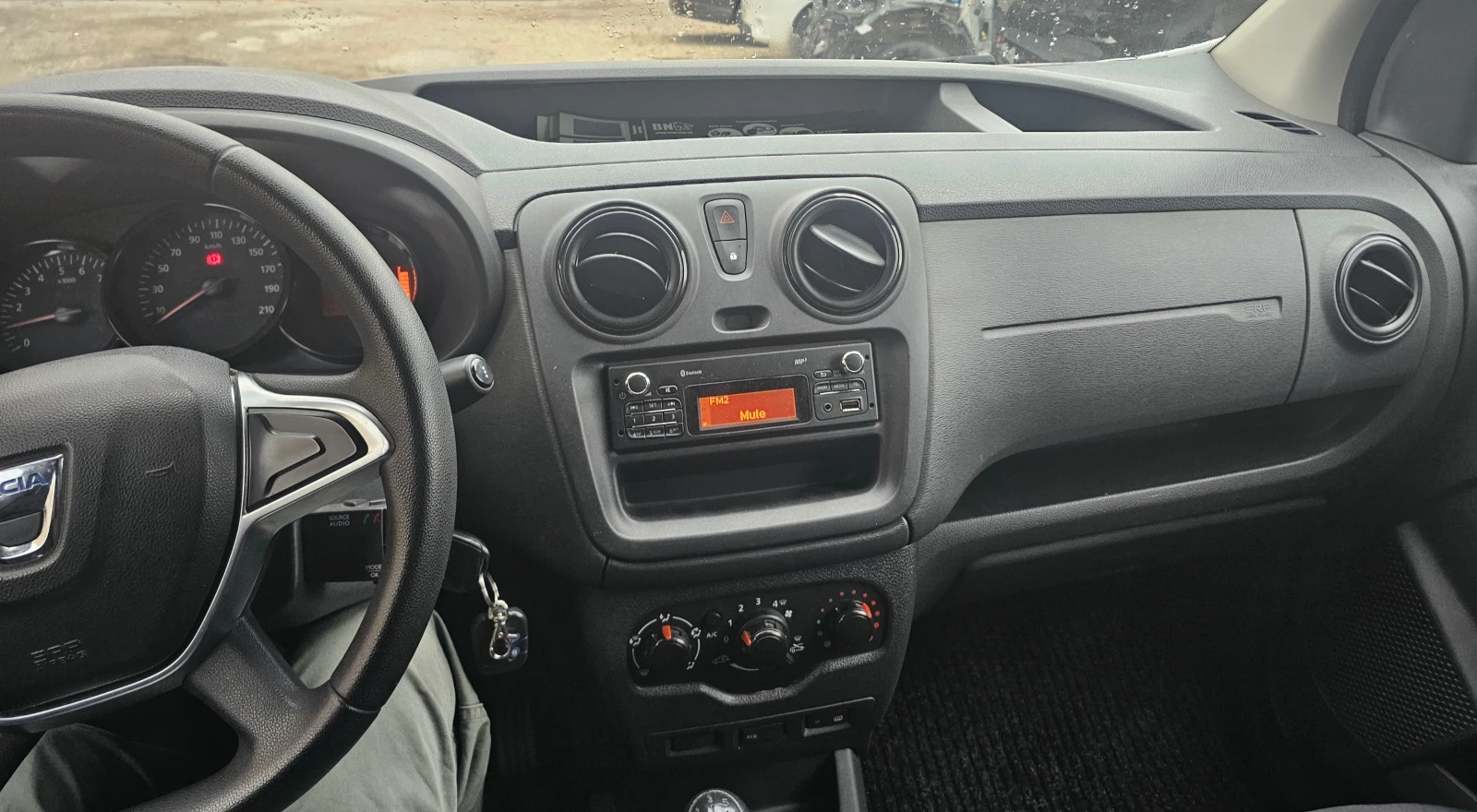 Dacia Dokker 1.5, снимка 3 - Автомобили и джипове - 56725306