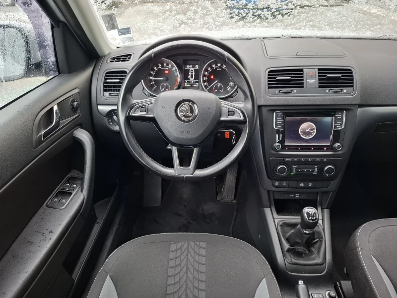 Skoda Yeti 2.0 TDI / 4x4, снимка 10 - Автомобили и джипове - 48425187