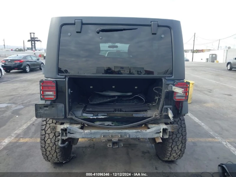 Jeep Wrangler UNLIMITED SPORT, снимка 8 - Автомобили и джипове - 48788233