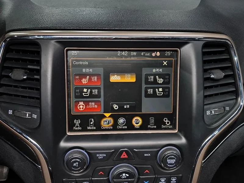 Jeep Cherokee, снимка 15 - Автомобили и джипове - 53590737