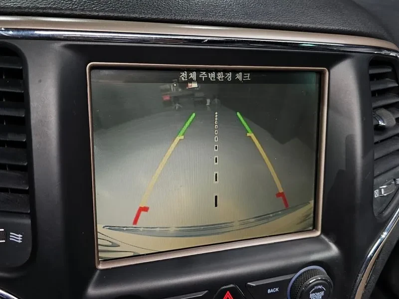 Jeep Cherokee, снимка 16 - Автомобили и джипове - 53590737