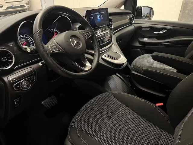 Mercedes-Benz EQV 300LONG/204HP/DESIGN/CAM/LED/NAVI/168q, снимка 6 - Автомобили и джипове - 54217293