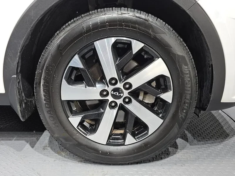 Kia Sorento 2.2 2Wd Trendy, снимка 5 - Автомобили и джипове - 55889291